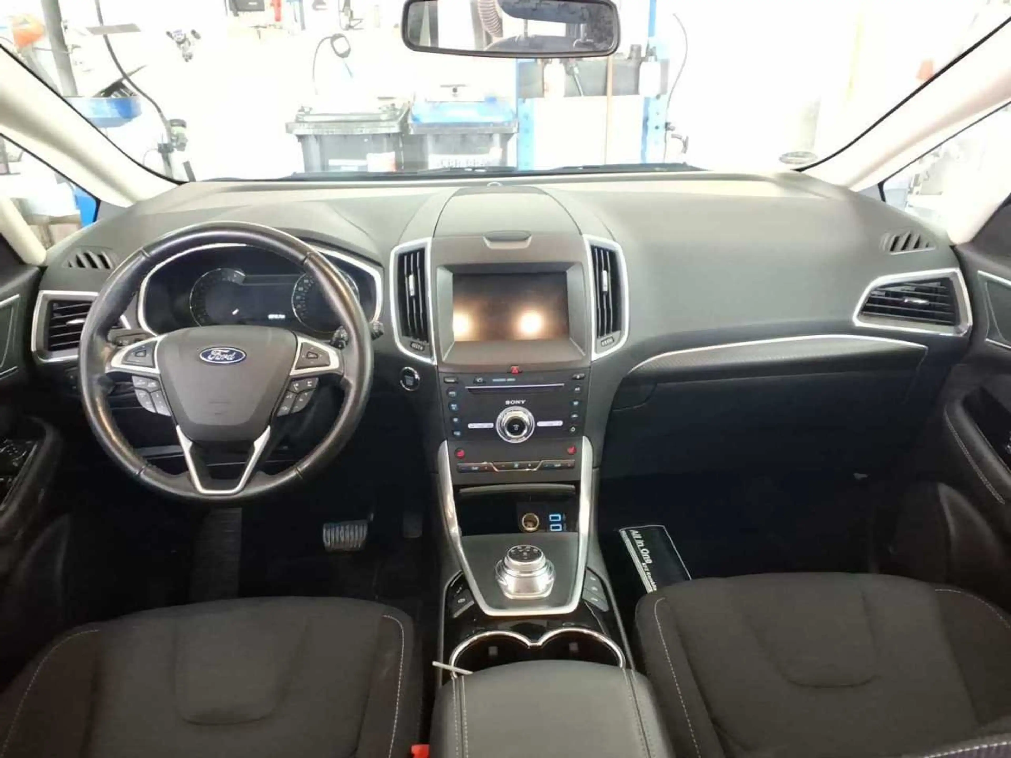 Ford S-Max 2.0 EcoBlue Titanium AHK SpoSi StHz ACC — photo 6