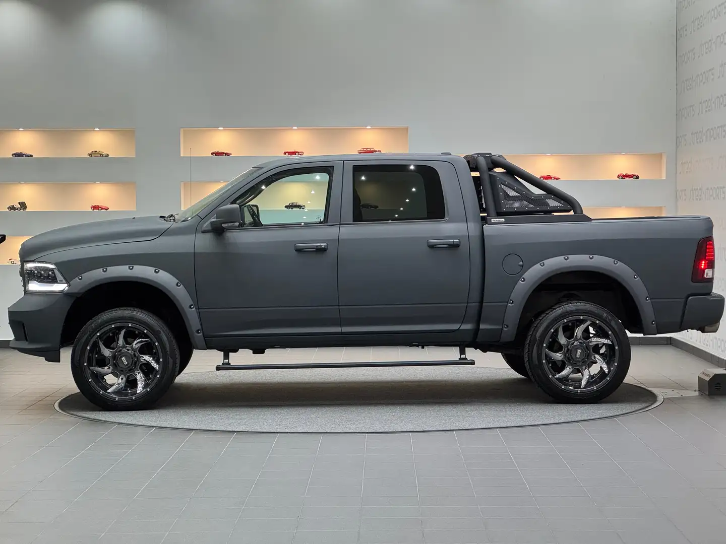 Dodge RAM 1500 4x4 Sport Crew Cab 5.7 V8 HEMI *Raptor-Lack* Grau - 2