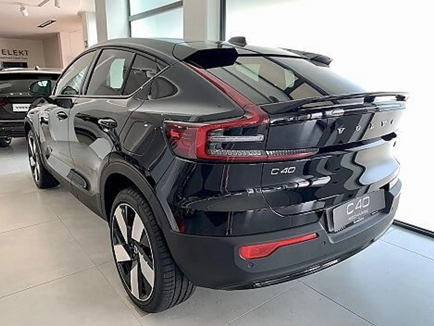 Volvo C40 Recharge Ultimate, Twin motor, Elettrico Noir - 2