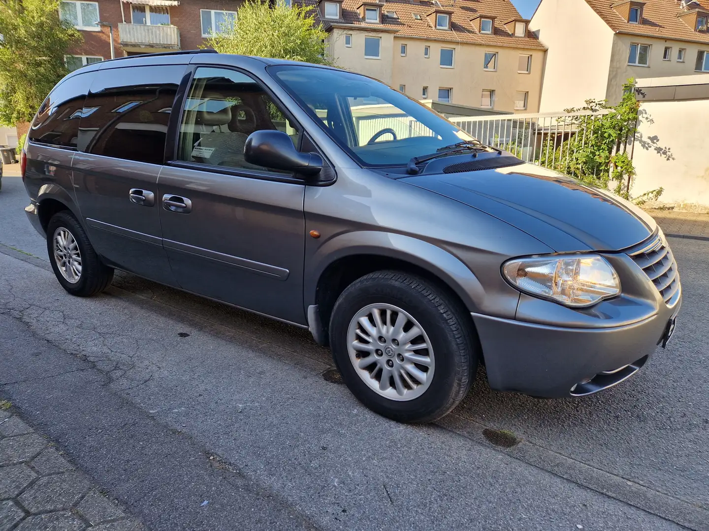 Chrysler Voyager 2.8 CRD/6 Sitzer/Gewährlstng+TÜV+Inspektion! Szary - 2