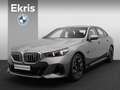 BMW i5 eDrive40 84 kWh M Sportpakket / Adaptief Onderstel Grijs - thumbnail 1