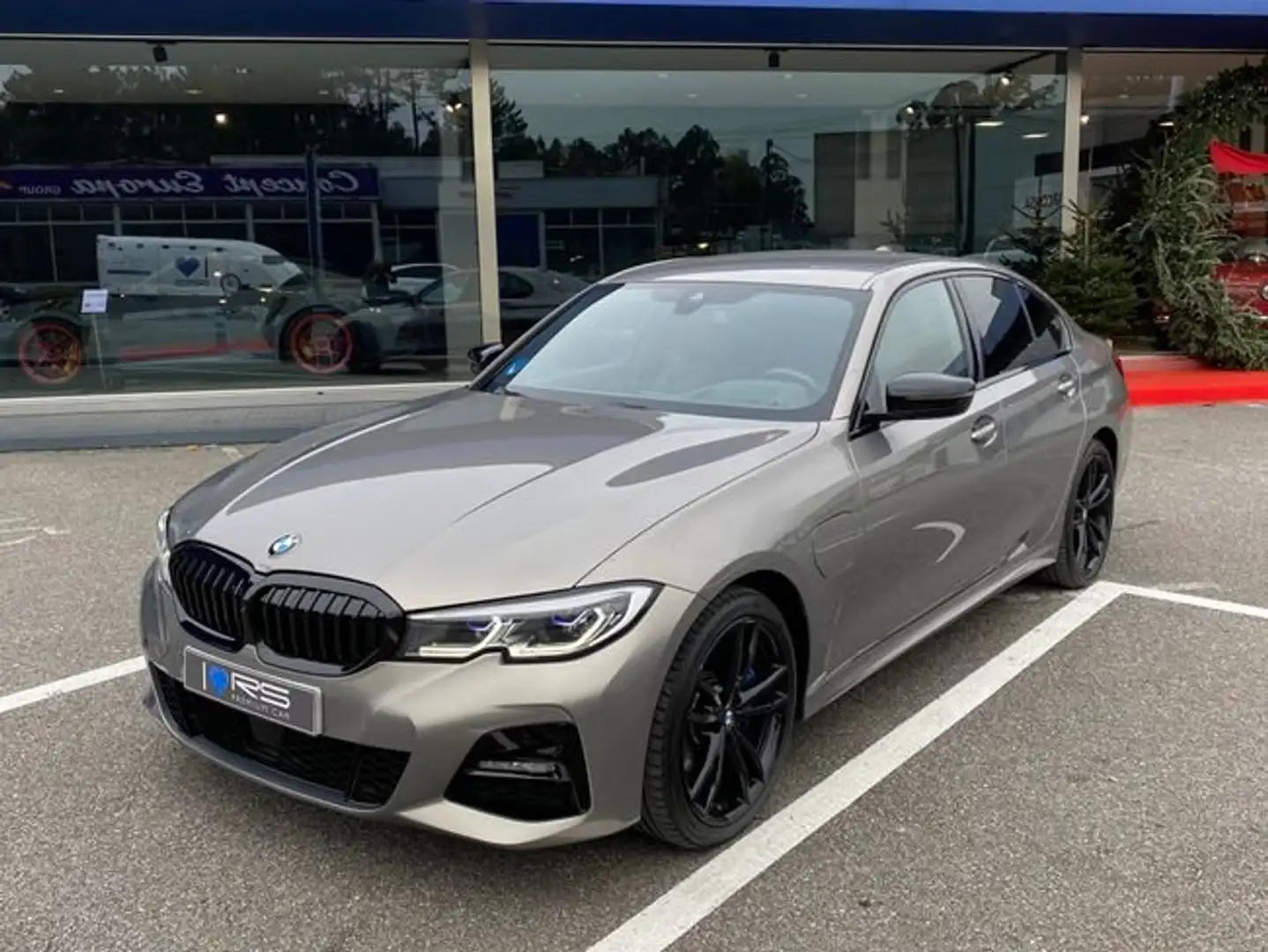 BMW 330 330e M berlina Gris - 2