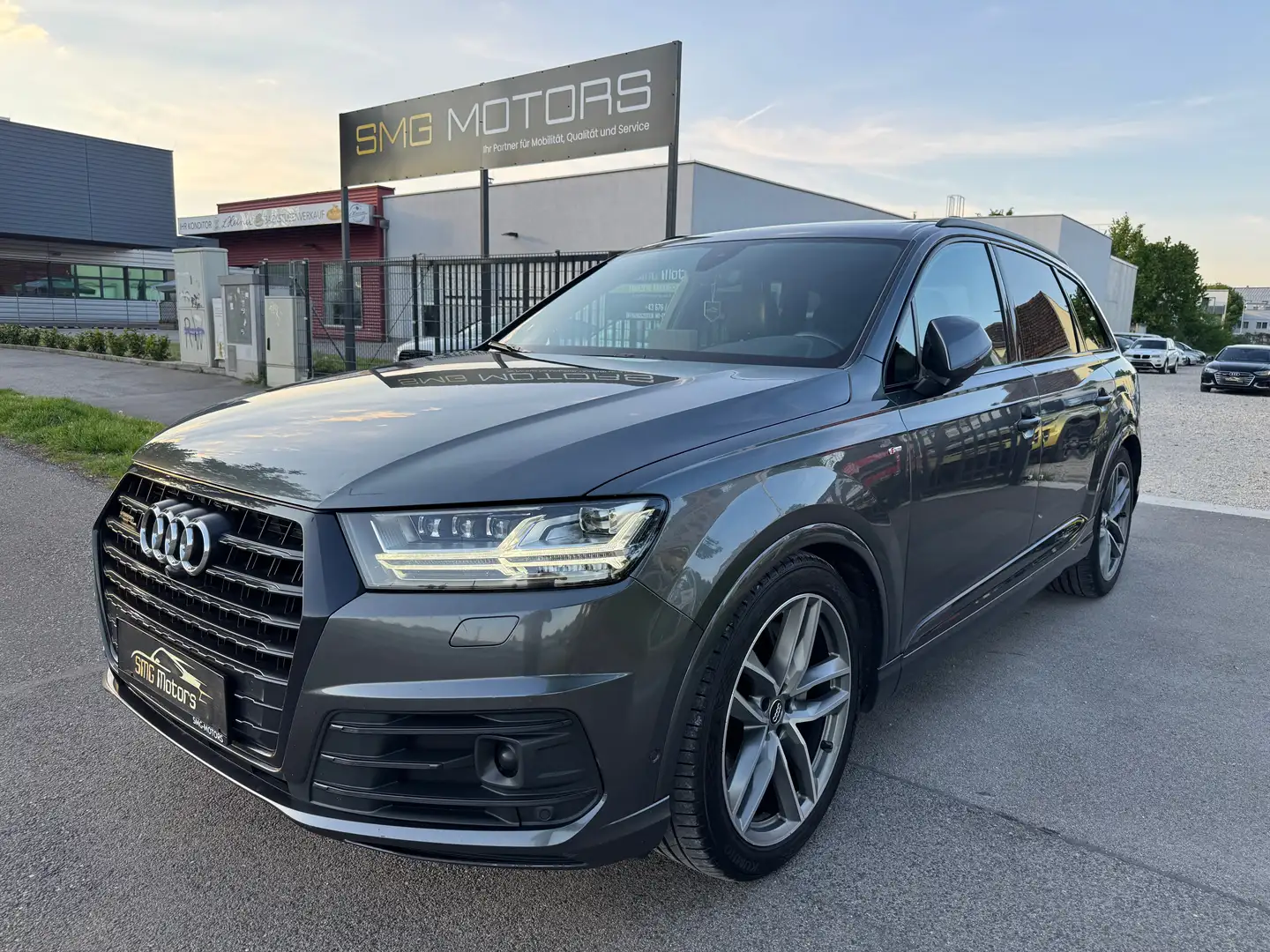 Audi Q7 3,0 TDI quattro Tiptronic 7-SITZER 3xSline Gris - 1