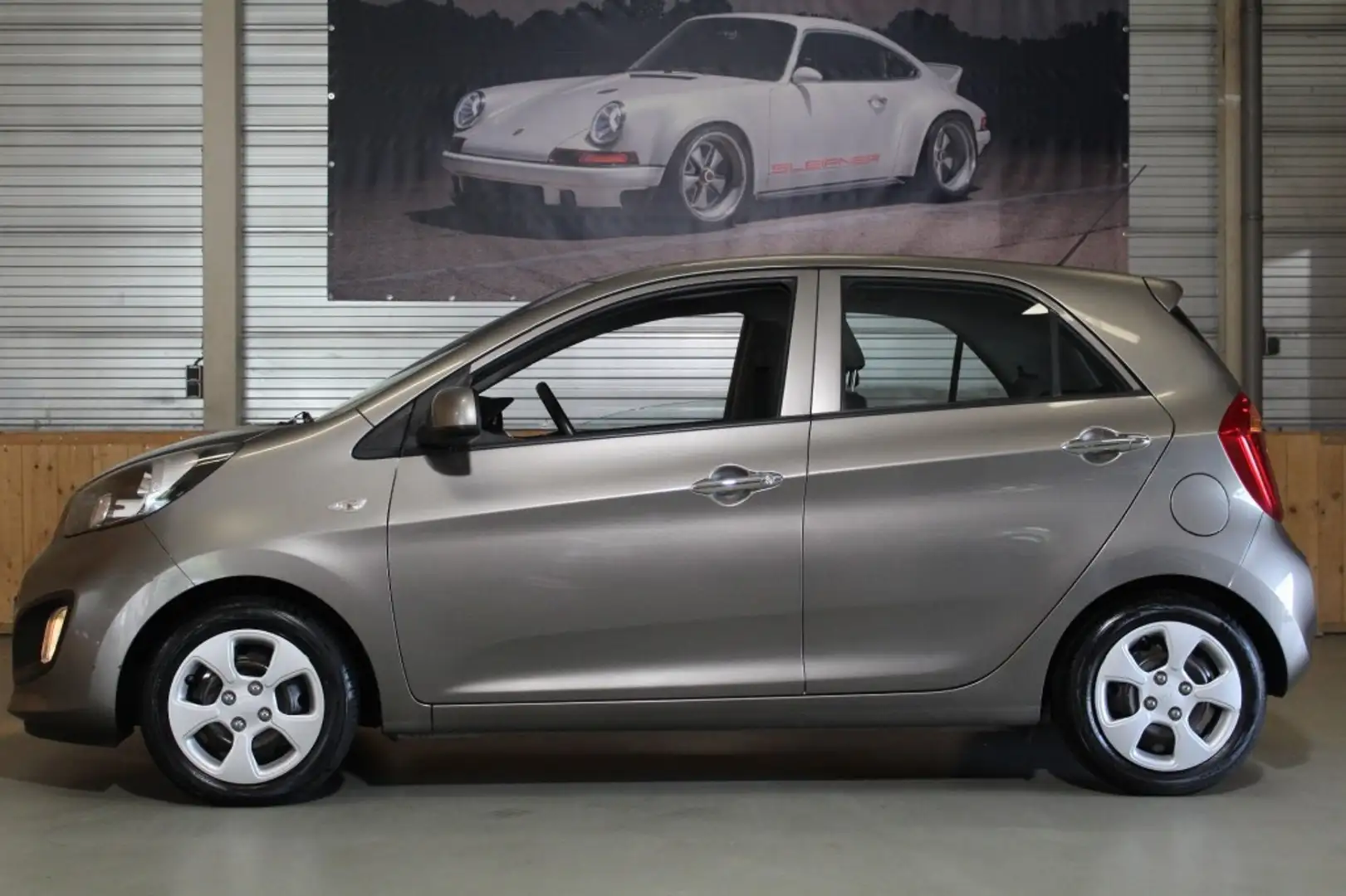 Kia Picanto 1.0 CVVT COMFORTLINE / AIRCO / WEINIG KM / 5 DEURS Gris - 2