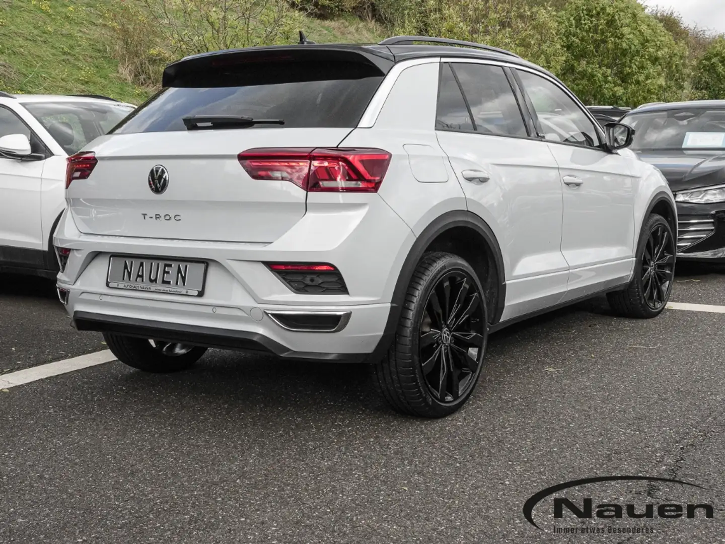 Volkswagen T-Roc 1.5 TSI DSG R-Line *NAVI*KAMERA*ACC*LED* Zilver - 2