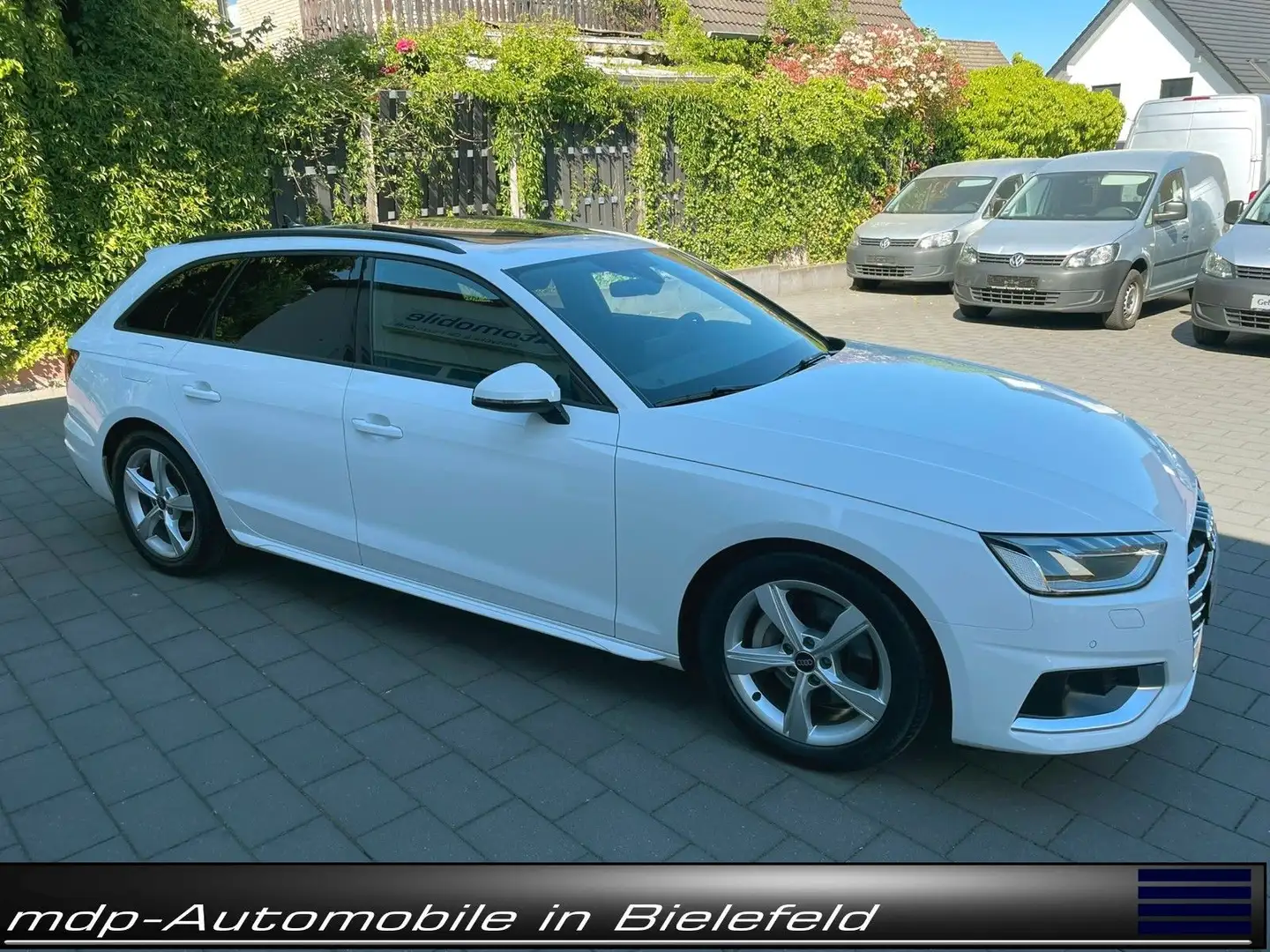 Audi A4 AV 40TFSI*ADVANCED*MATRX*VIRTUAL*PANO*AHK*NAV Weiß - 2