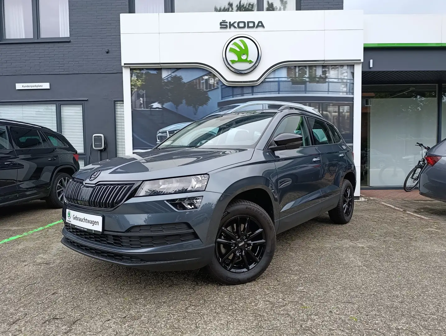 Skoda Karoq Active Black-Edition Grijs - 1