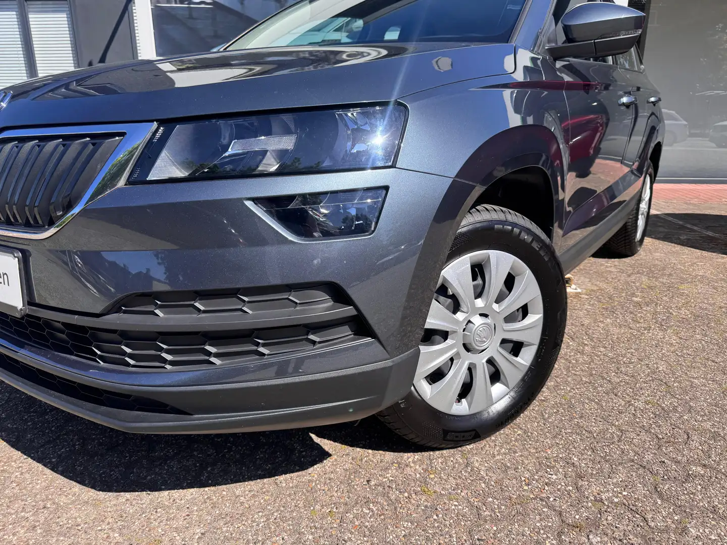 Skoda Karoq Active Šedá - 2