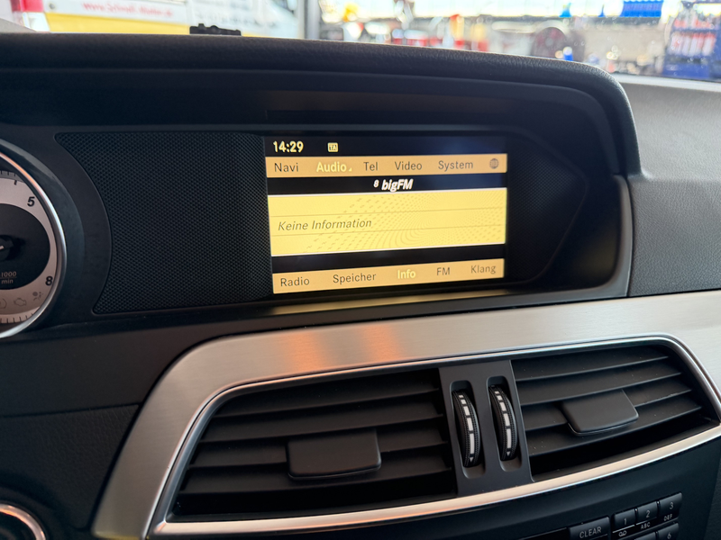 Mercedes-Benz C 250 T CGIAVANTGARDE+SCHIEBEDACH+DISTRONIC+ — photo 10