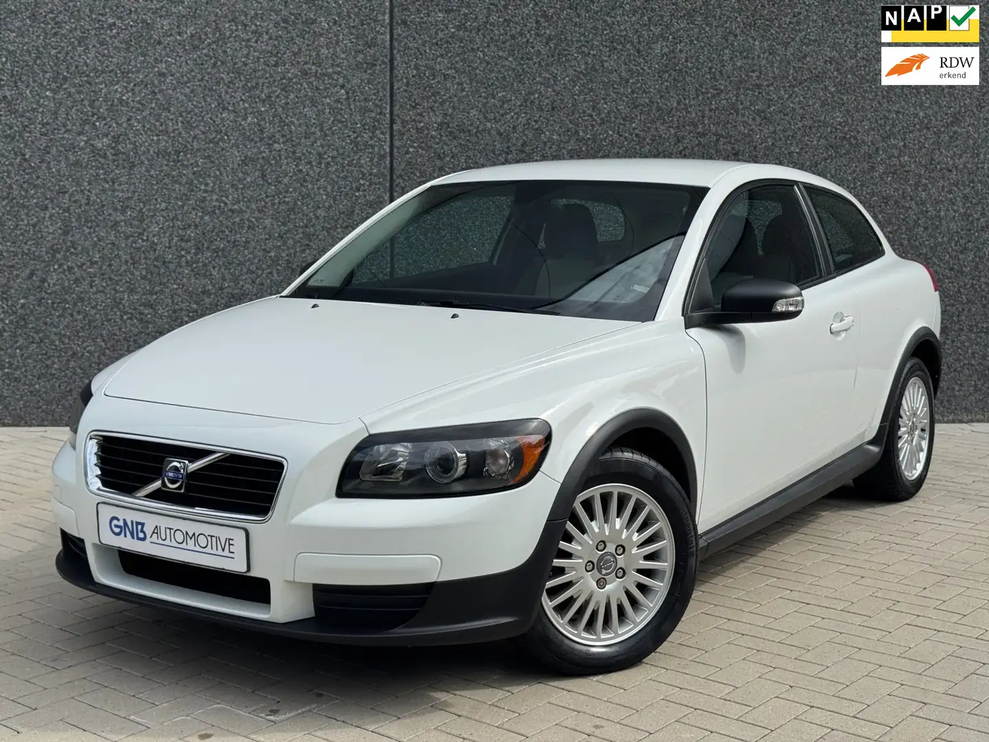 Volvo C30 1.6 | Airco | Electrische ramen | Wit - 1