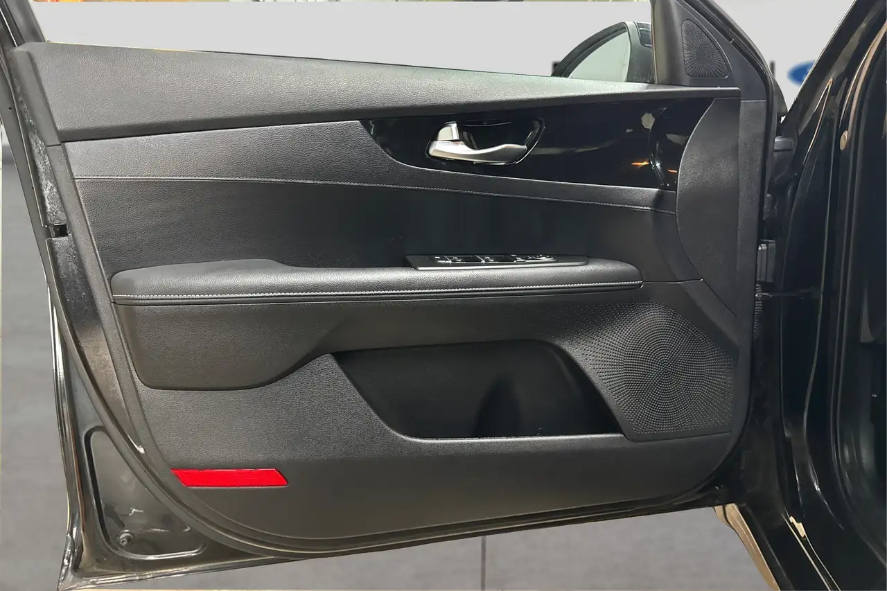 Kia Forte снимка Kia Forte
