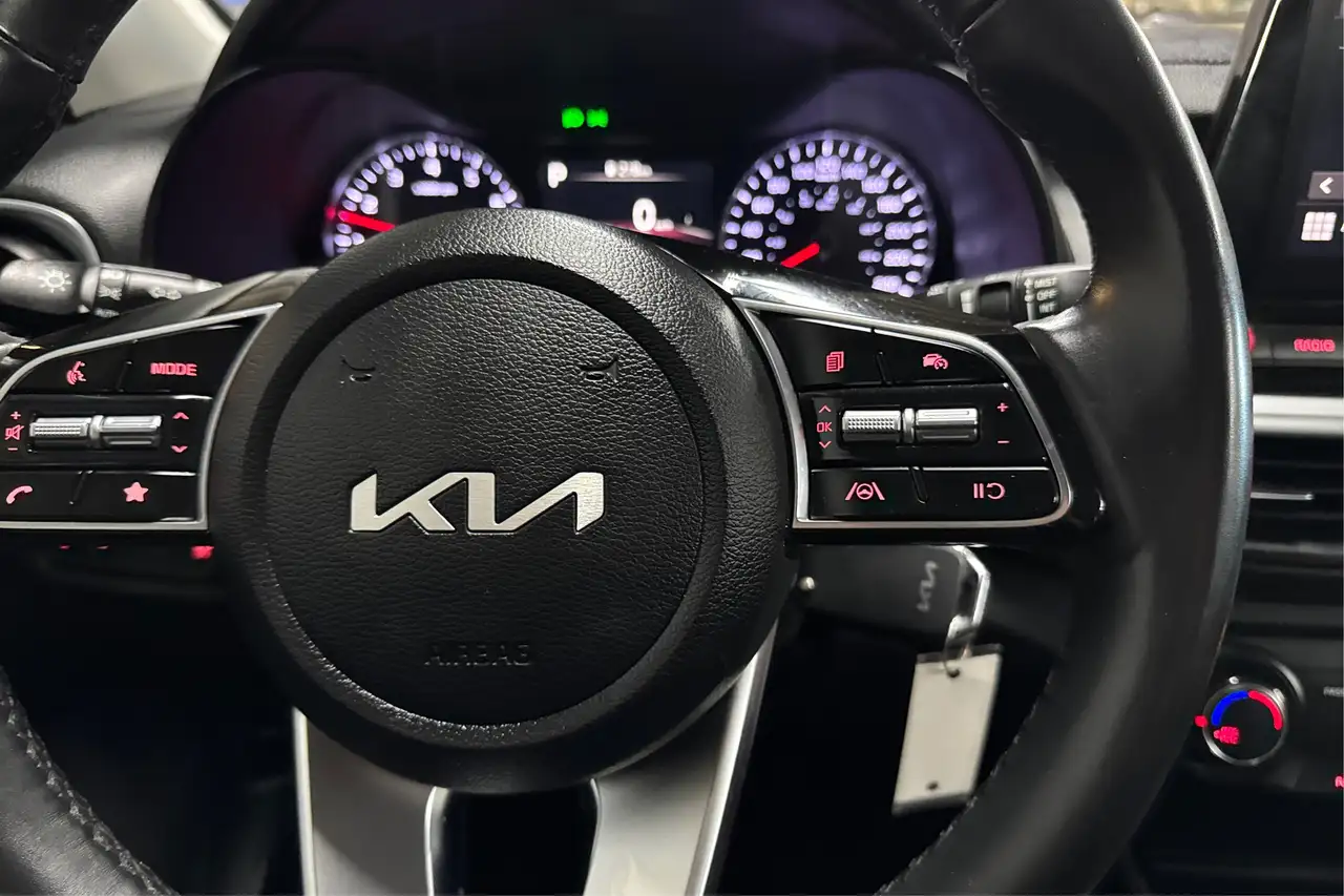 Kia Forte снимка Kia Forte