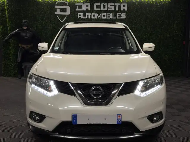 Nissan X-Trail view 4