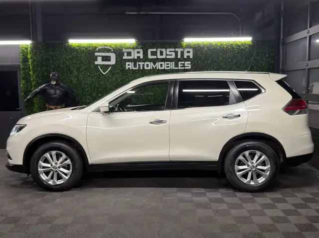 Nissan X-Trail view 5