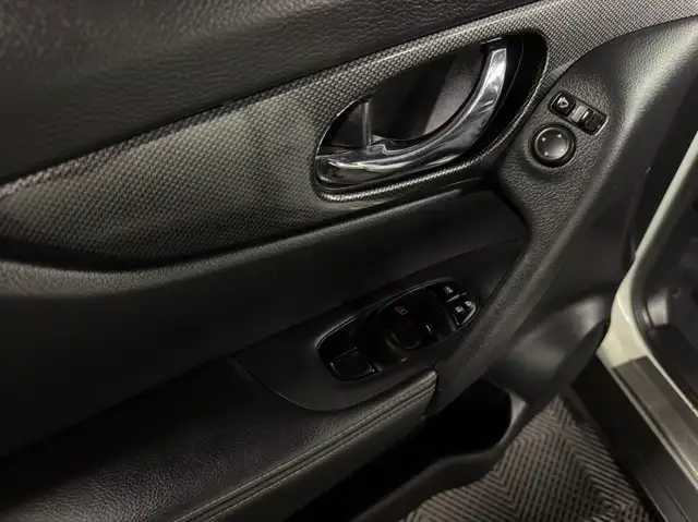 Nissan X-Trail view 10