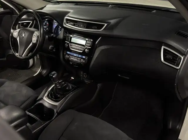 Nissan X-Trail view 15