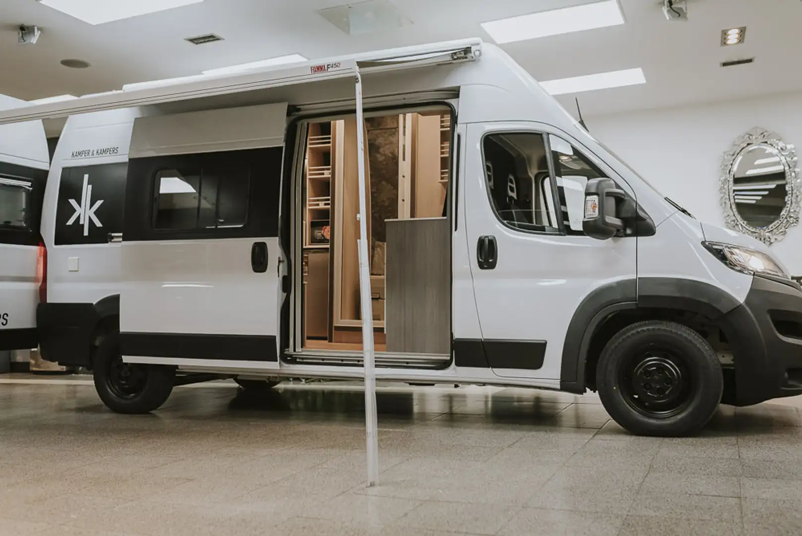 Peugeot Boxer Furgón 2.2BlueHDI 435 L3H3 S&S 140 Blanco - 1