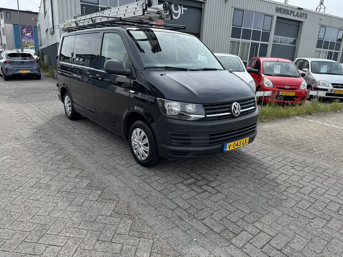 Volkswagen Transporter l1h1 Zwart - 1