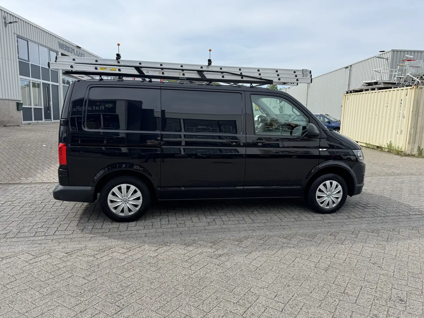 Volkswagen Transporter l1h1 Zwart - 2