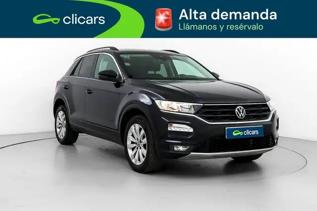 Volkswagen T-Roc view 3