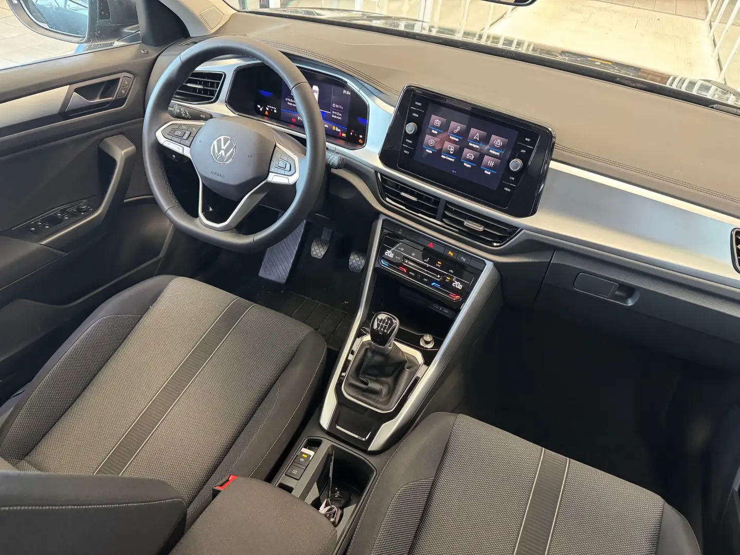 Volkswagen T-Roc 1.0 TSI 115pk Life Edition | Dodehoeksensoren | St Grijs - 2