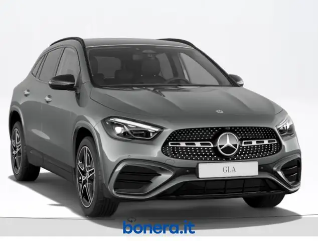 Mercedes-Benz GLA view 2