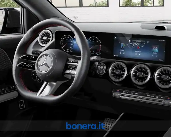 Mercedes-Benz GLA view 6