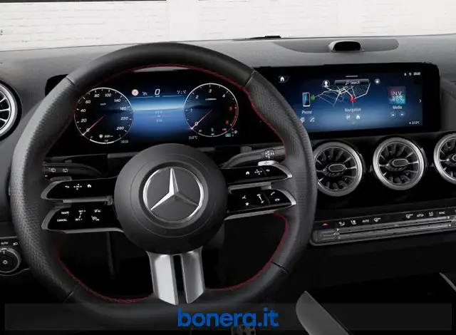 Mercedes-Benz GLA view 5