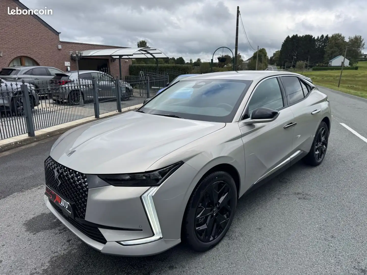 DS Automobiles DS 4 ds4 hdi 130 pallas pack confort hayon motorise jantes minneapolis vitres surteintees arrieres crystal pearl Grijs - 1