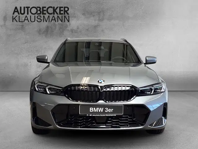 BMW 3 Series view 5