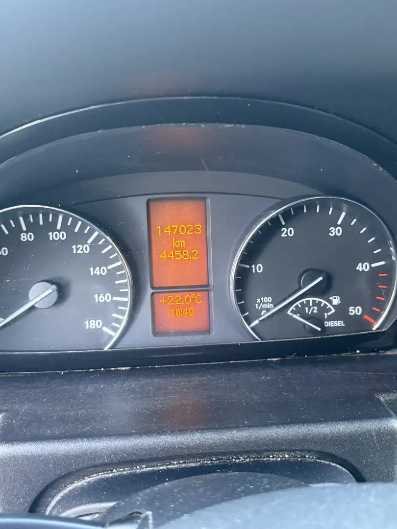 Mercedes-Benz Sprinter full - 2