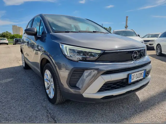 Opel Crossland view 3