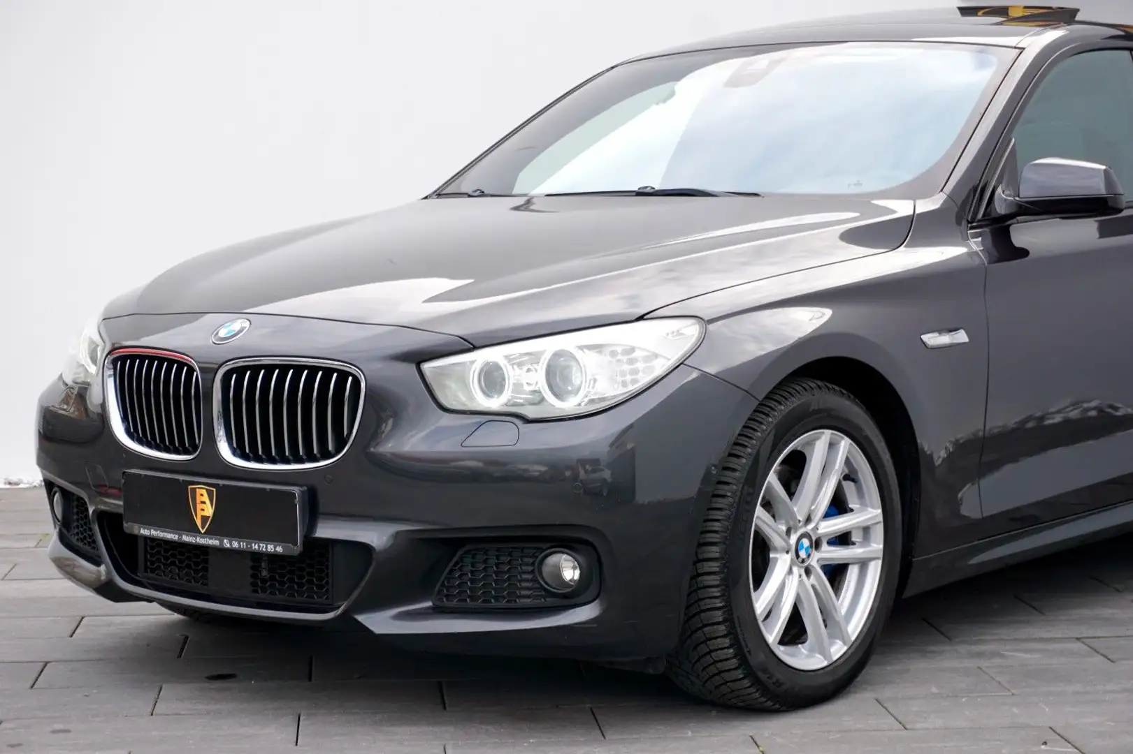 BMW 535 535d GT xDrive*M-Sport~PANO~NAVI~ACC~AHK~Keyless Grau - 2