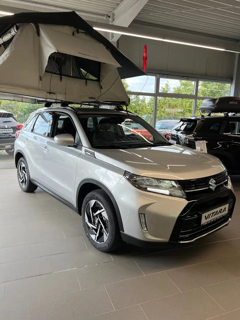 Suzuki Vitara Hybrid Comfort+ 4x2 MT inkl. Dachzelt Track Argent - 1