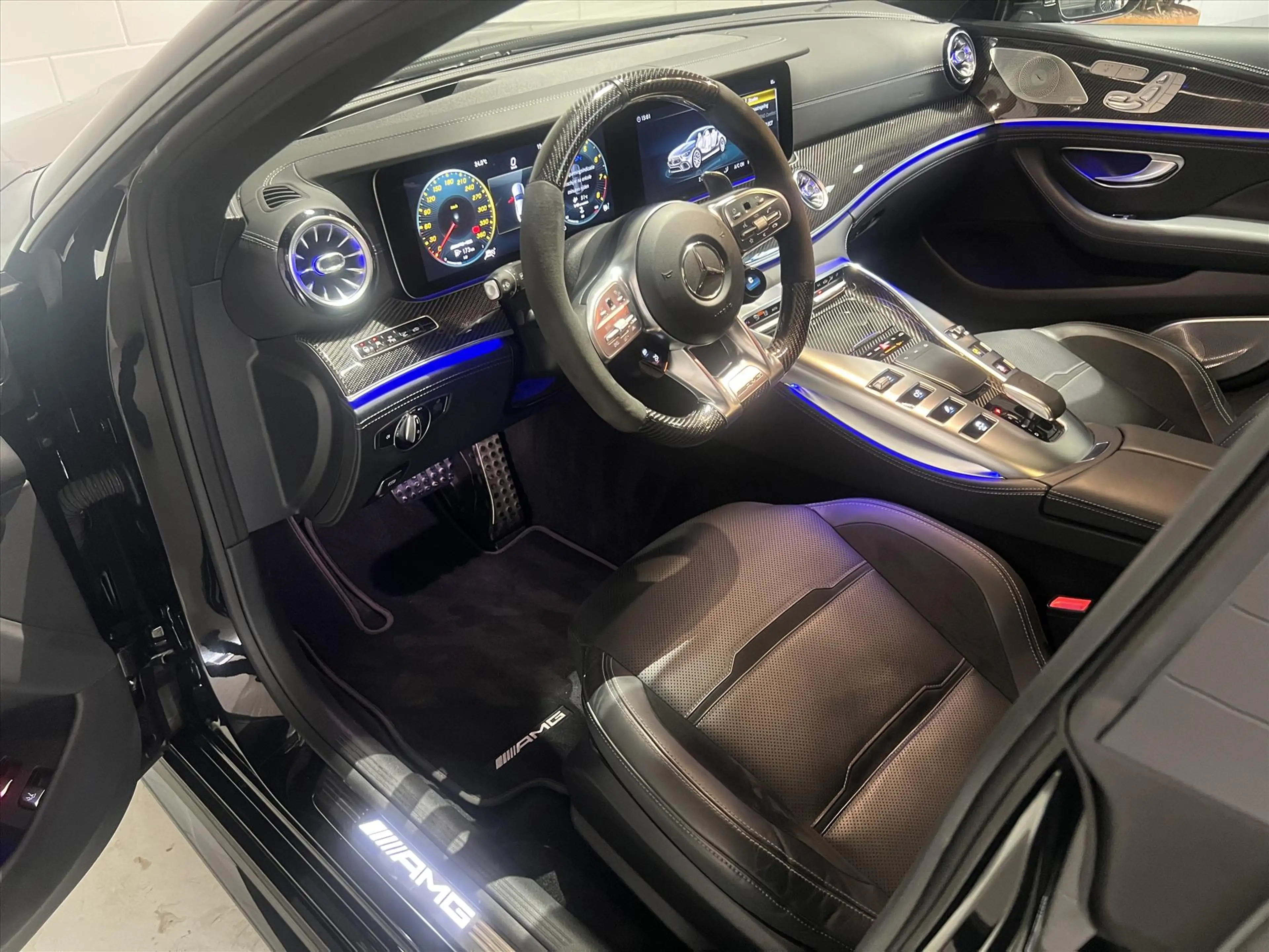 Mercedes-Benz AMG GT Coupé V8 639pk 4MATIC+ AMG SPEEDSHIFT MCT 9G AMG 6 — photo 3