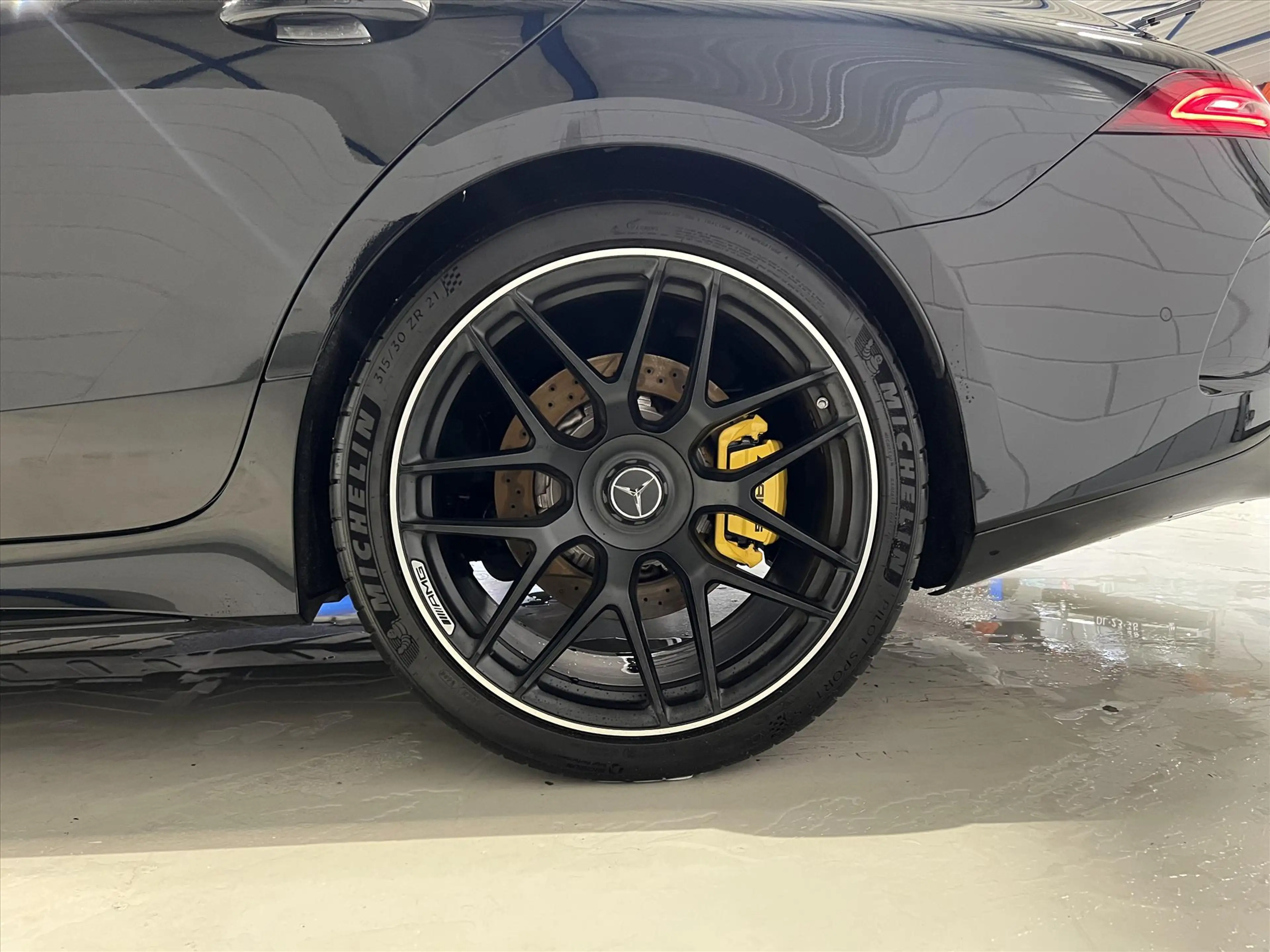 Mercedes-Benz AMG GT Coupé V8 639pk 4MATIC+ AMG SPEEDSHIFT MCT 9G AMG 6 — photo 11