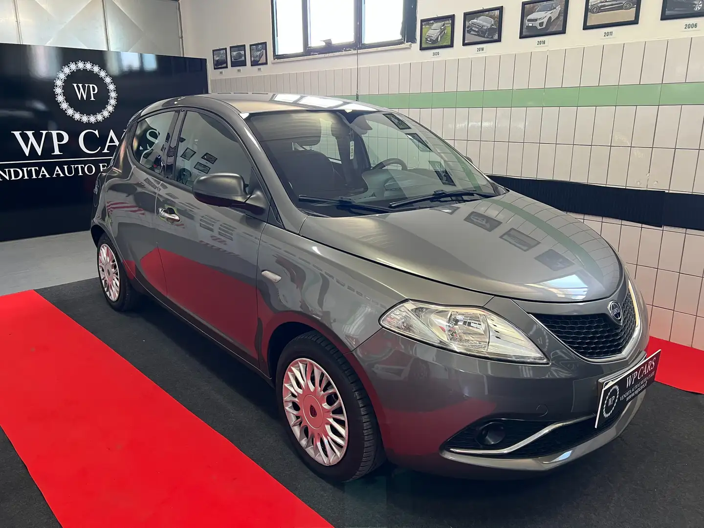 Lancia Ypsilon Ypsilon III 2016 1.2 Silver 69cv Grigio - 2