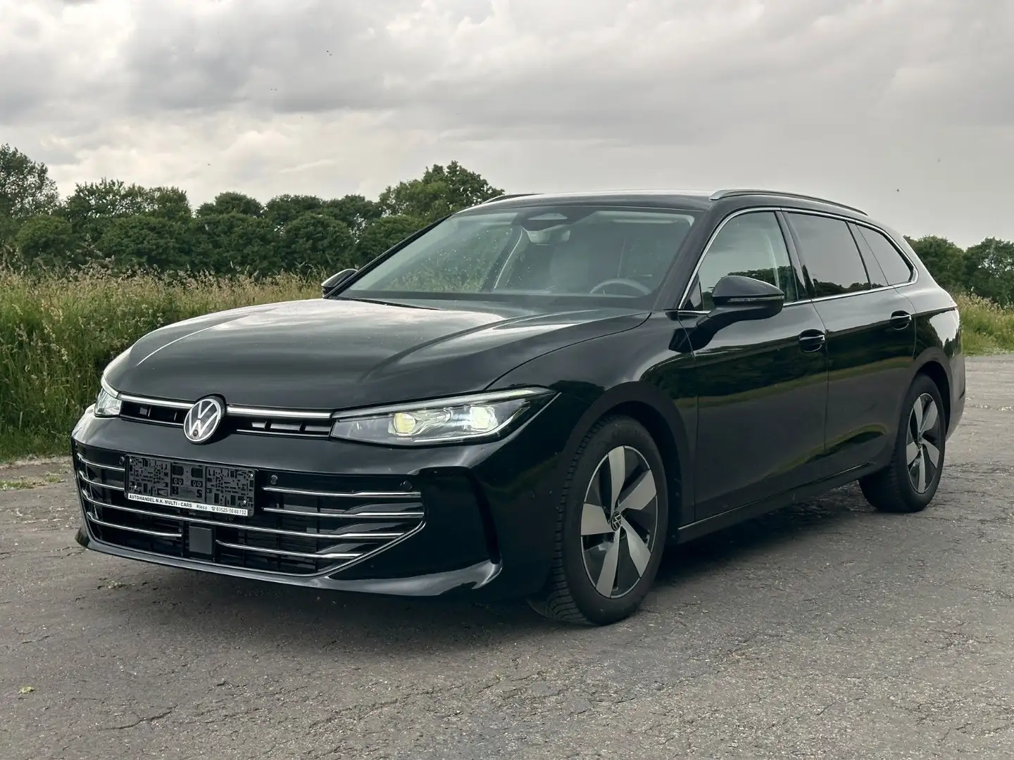 Volkswagen Passat Variant 2.0TDI Elegance IQ.Light IQ.DRIVE Negro - 1