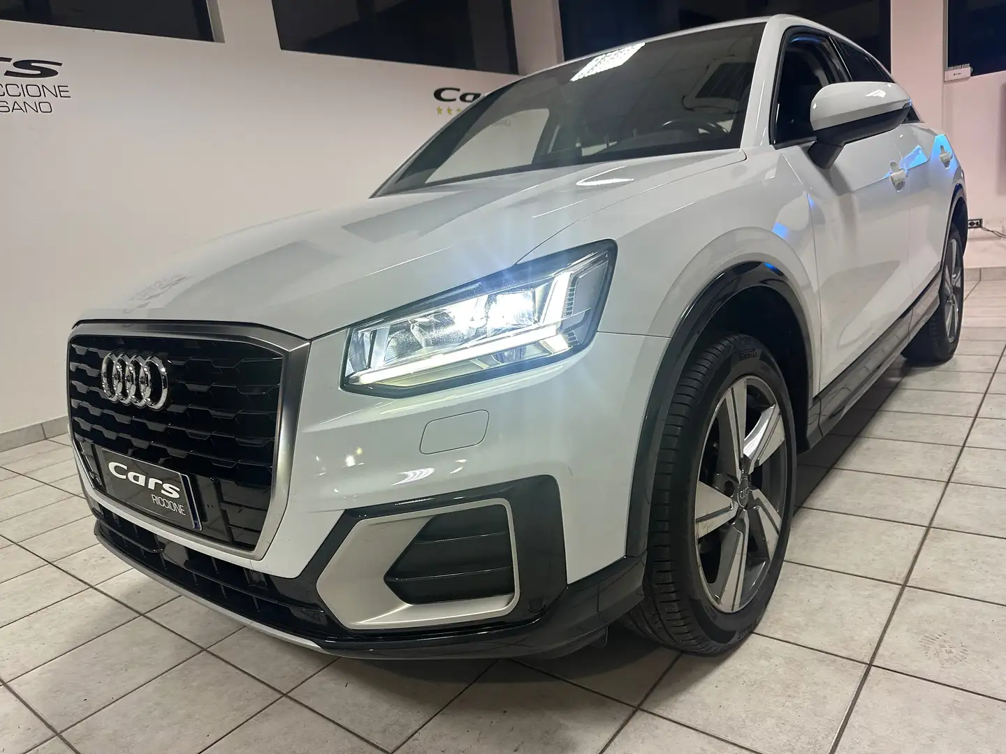 Audi Q2 30tdi DESIGN  2019 ex signora sessantenne Weiß - 1