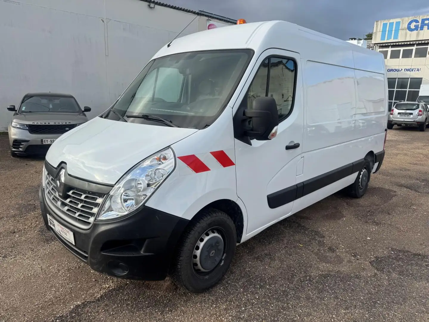 Renault Master Master III Grand Confort F3500 L2H2 2.3 dCi - 110cv - BVM6 - Equipé atelier - 13 325€ HT Blanc - 1
