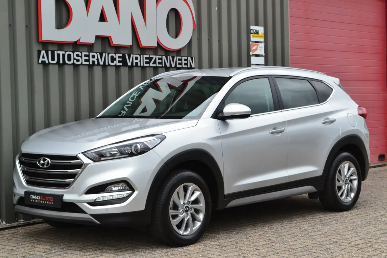 Hyundai TUCSON 1.6 GDi Comfort Navi/Camera/Trekhaak/LED Gris - 1