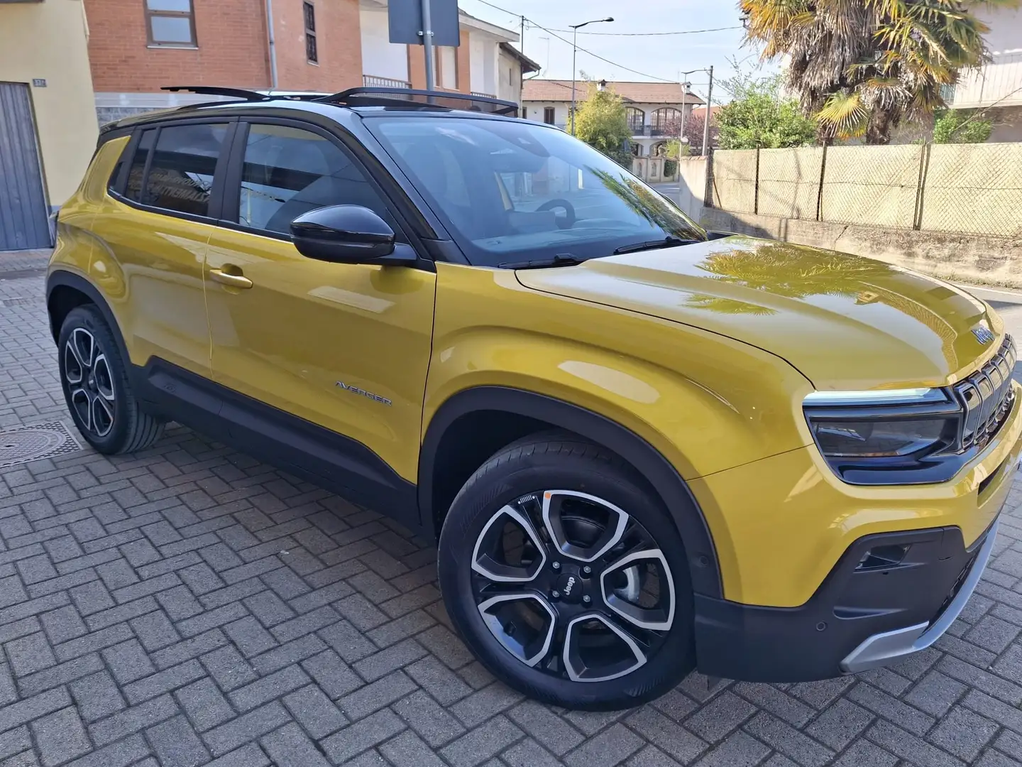 Jeep Avenger 1.2 turbo Summit + TETTO APRIBILE Oro - 2