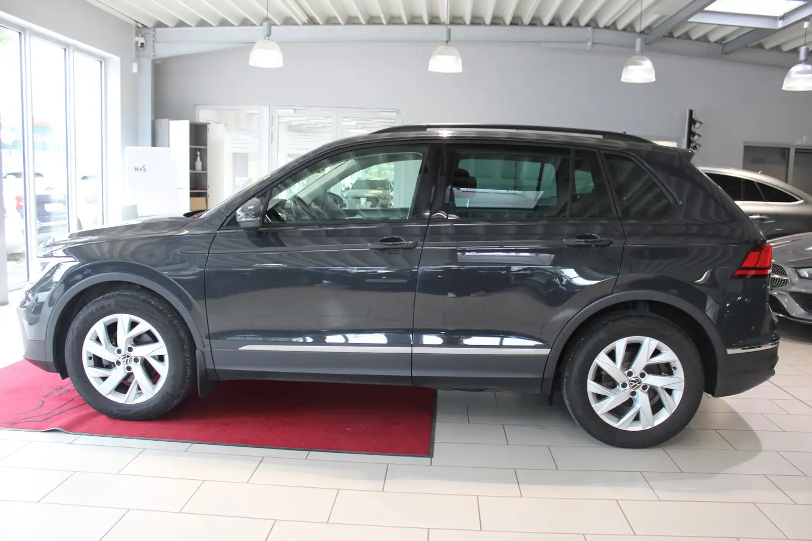 Volkswagen Tiguan Life 1.5 TSI*ACC Grau - 2