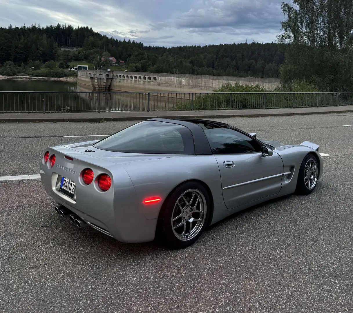 Corvette C5 LS1 5,7 V8 Targa Top Zustand Tüv 08/2026 Alles NE Argintiu - 1