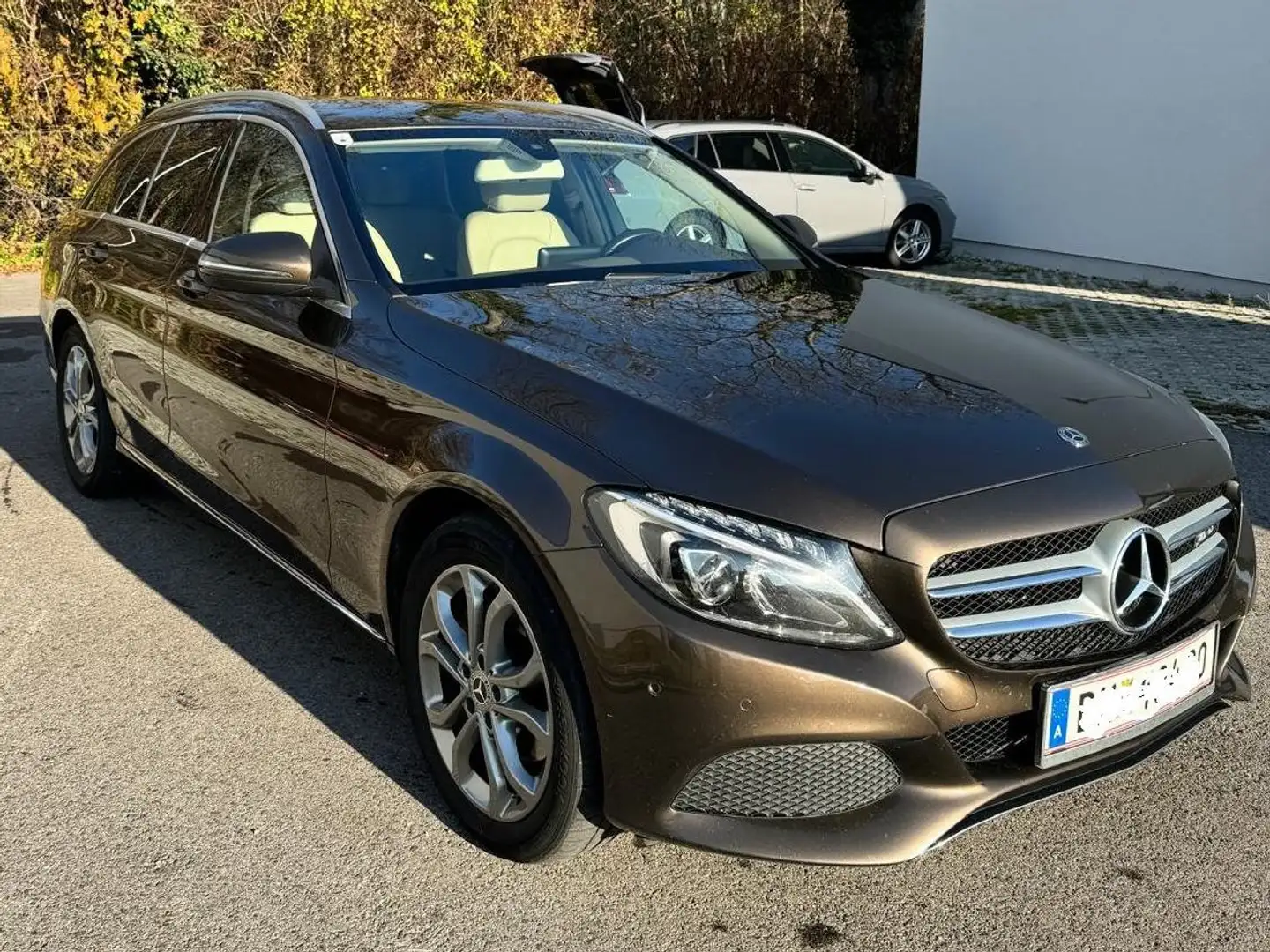 Mercedes-Benz C 200 C 200 d T AMG Line Aut. AMG Line Braun - 1