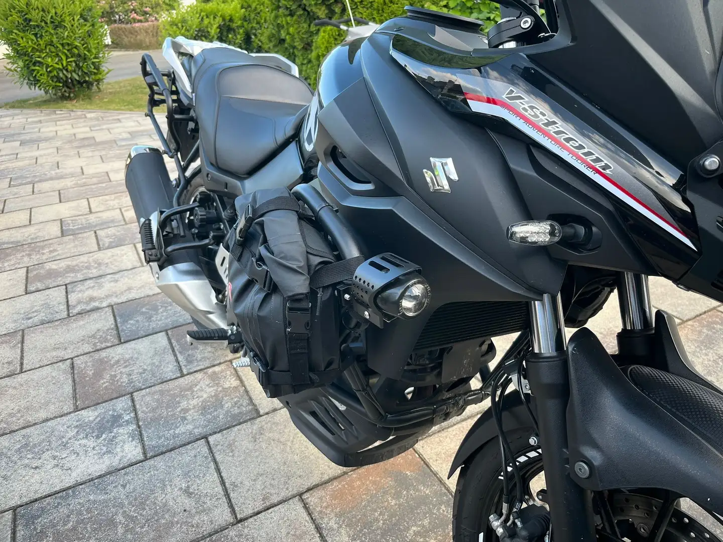 Suzuki V-Strom 650 Noir - 2