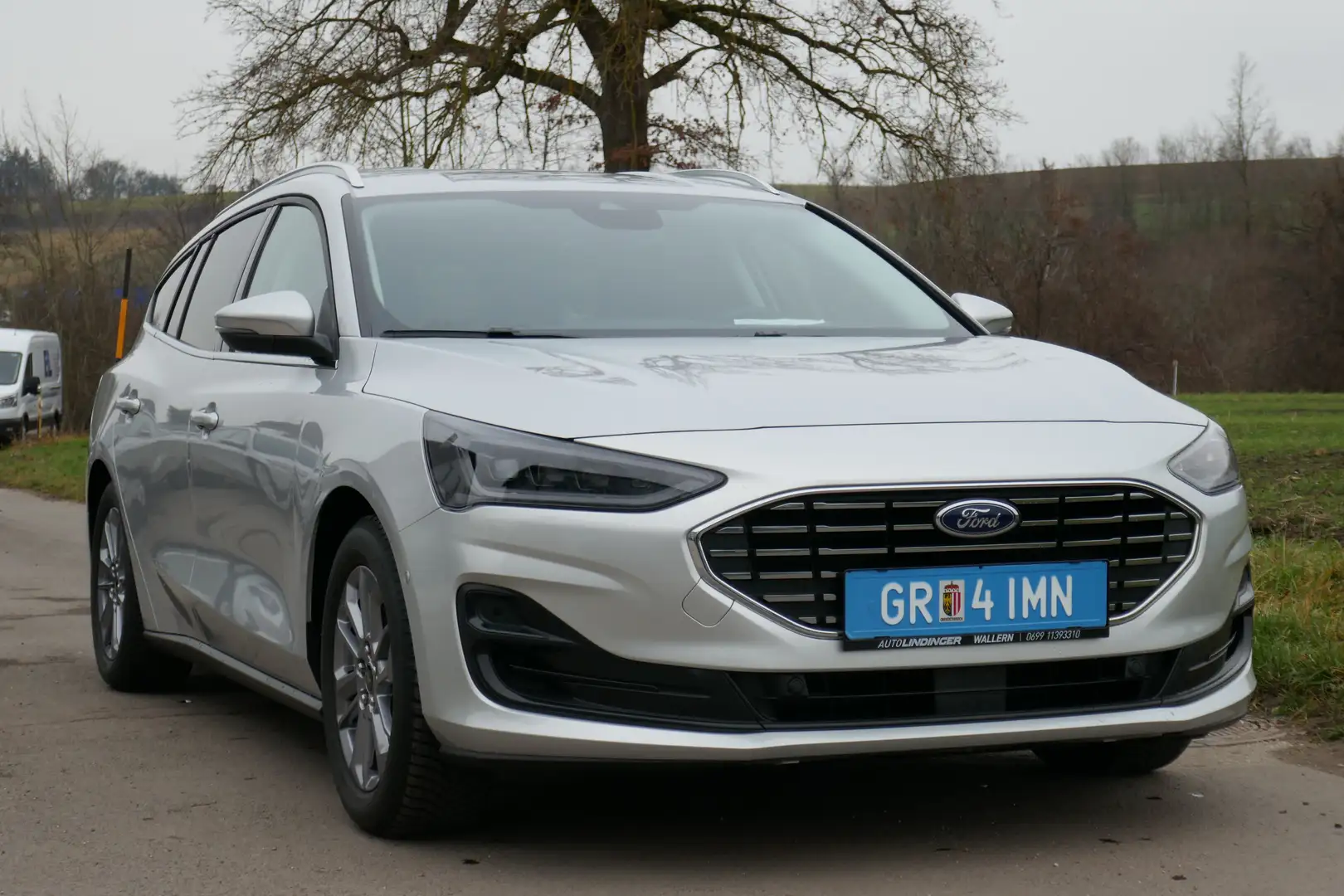 Ford Focus Titanium Silber - 2