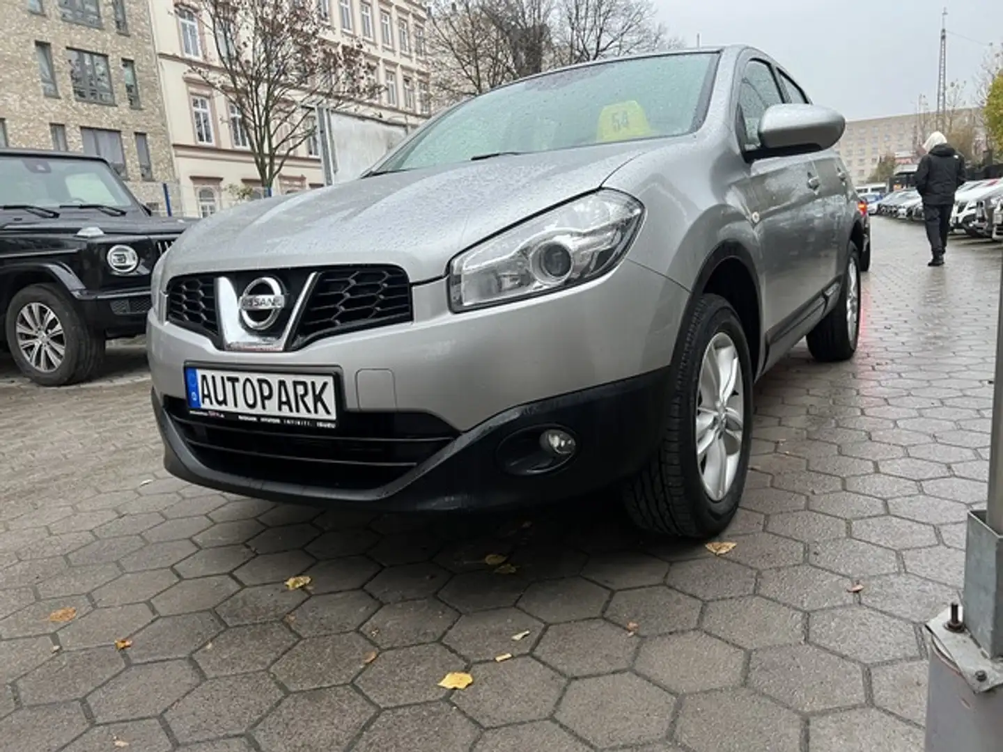 Nissan Qashqai 2.0 CVT Acenta*Automatik*Navi*Alu Grijs - 2