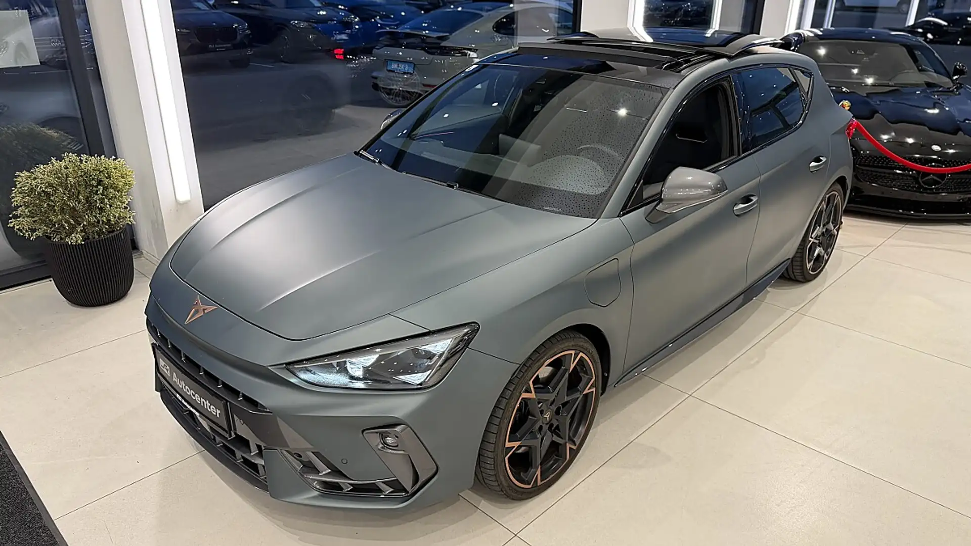 CUPRA Leon VZ 1,5 TSI eHybrid 272 DSG Grün - 2