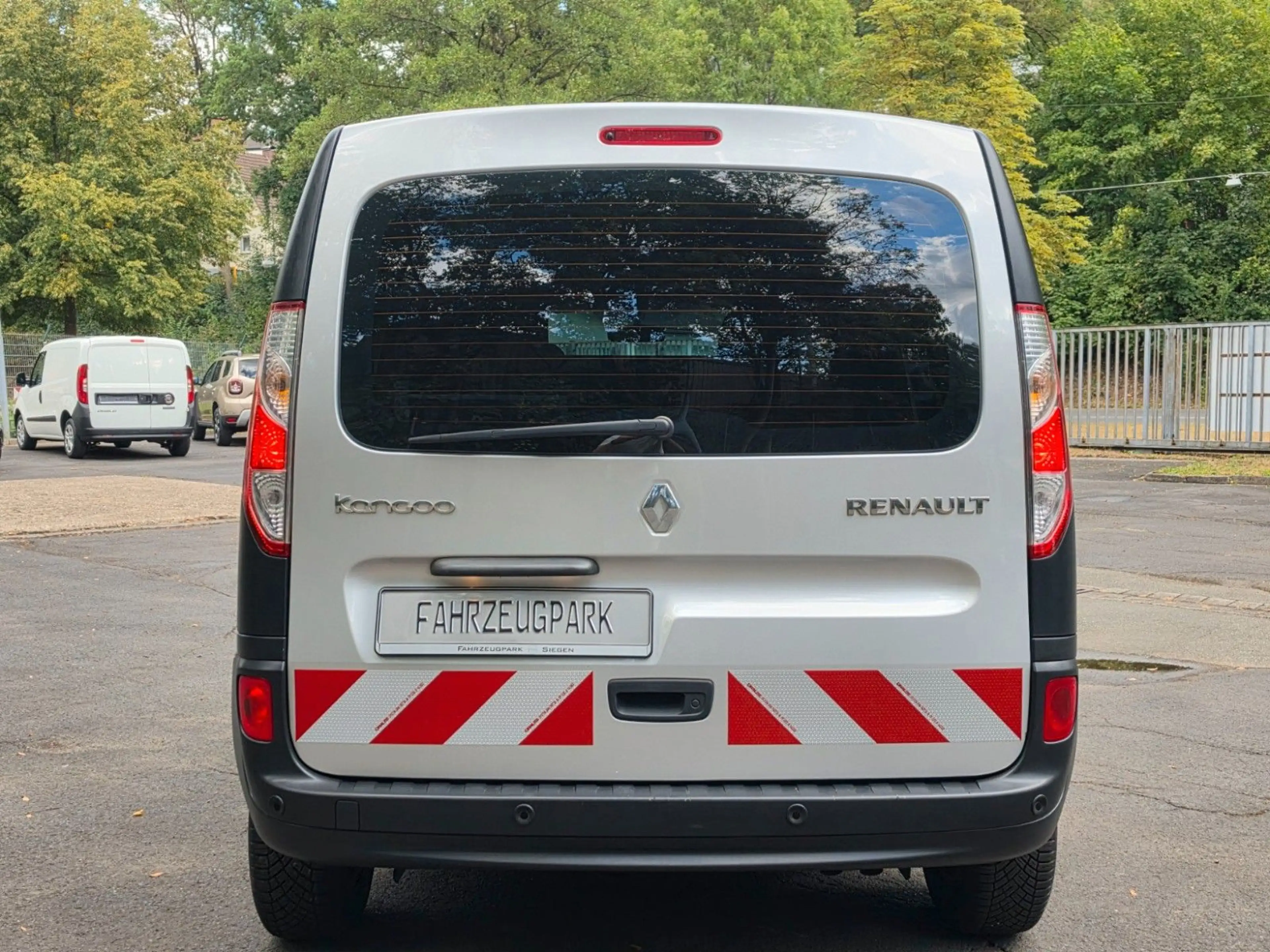 Renault Kangoo Rapid Extra*SORTIMO*110PS*NAVI*PDC* — photo 2
